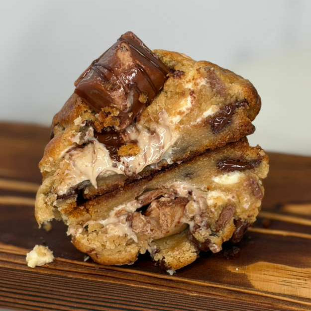 kinder bueno bomb Cookie